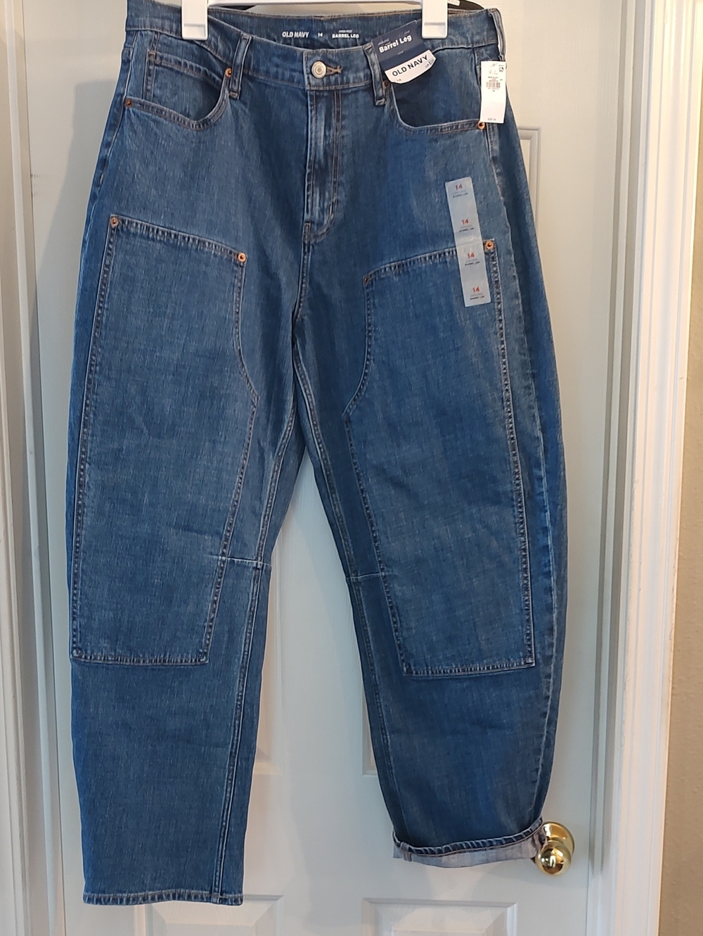 Old Navy Women's High-Rise Patch-Pocket, Barrel Jeans in Medium Blue,